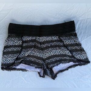 No Boundaries Black and White Patterned Lace Panties